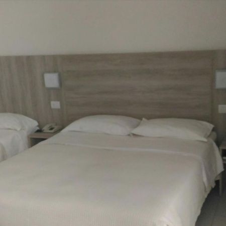 Hotel Monti Rimini Bagian luar foto