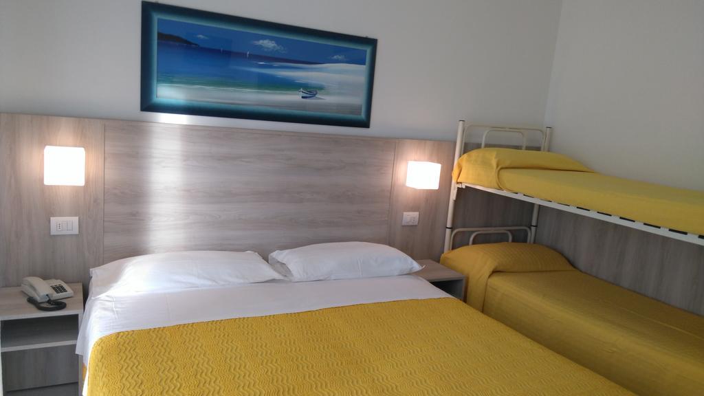 Hotel Monti Rimini Bagian luar foto