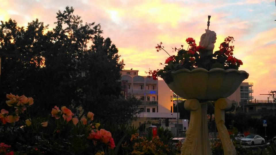 Hotel Monti Rimini Bagian luar foto